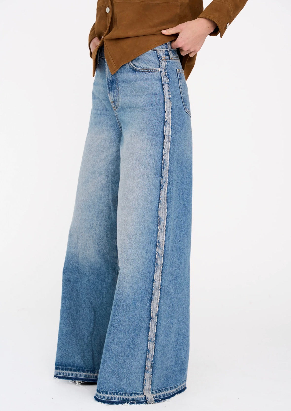 Funky Tyla Jeans Wash Watford i denim blå sett fra siden, bukse fra Ivy Copenhagen hos Image Mandal