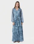 Denila Crepe Print Dress i blå alternativt utsnitt, kjole fra Neo Noir hos Image Mandal