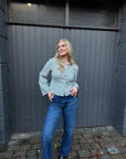 Kalana M Shirt på modell, bluse fra MBYM hos Image Mandal