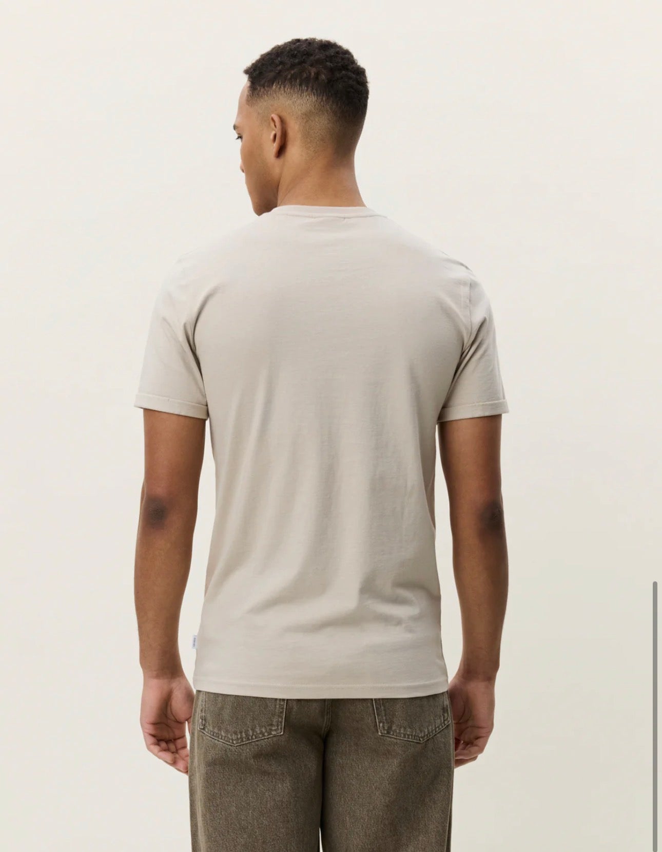 Core Contrast T-Shirt i light sand bakfra, t-skjorte fra Les Deux hos Image Mandal