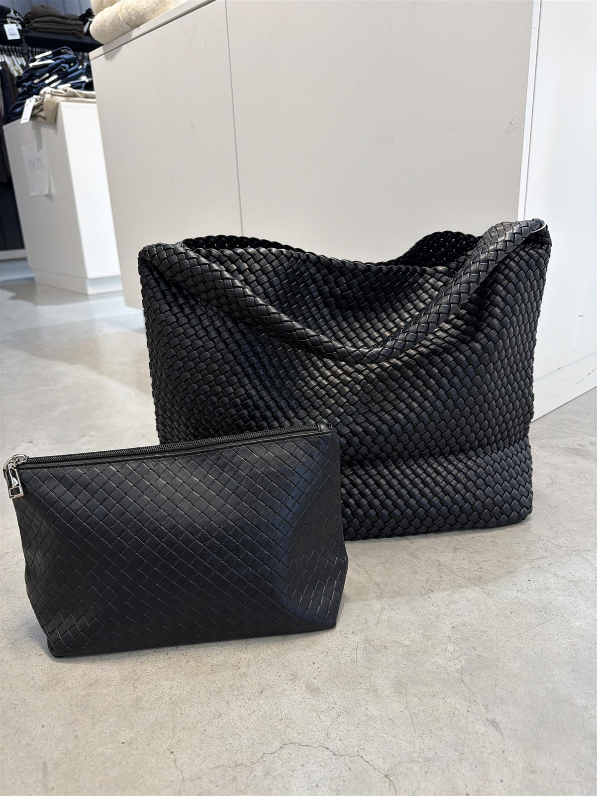 Woven daily shopper + pouch