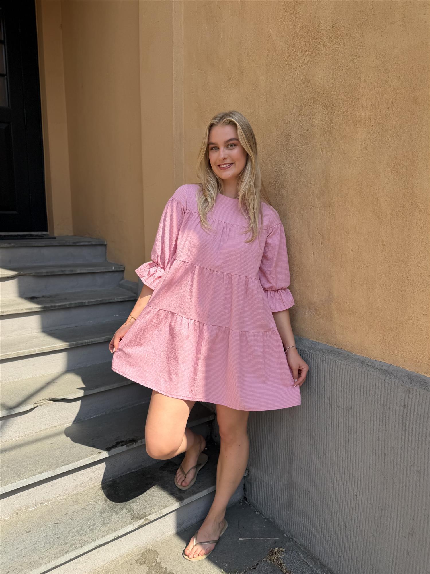 Indiana Dress i Washed Pink fra Once Untold hos Image Mandal