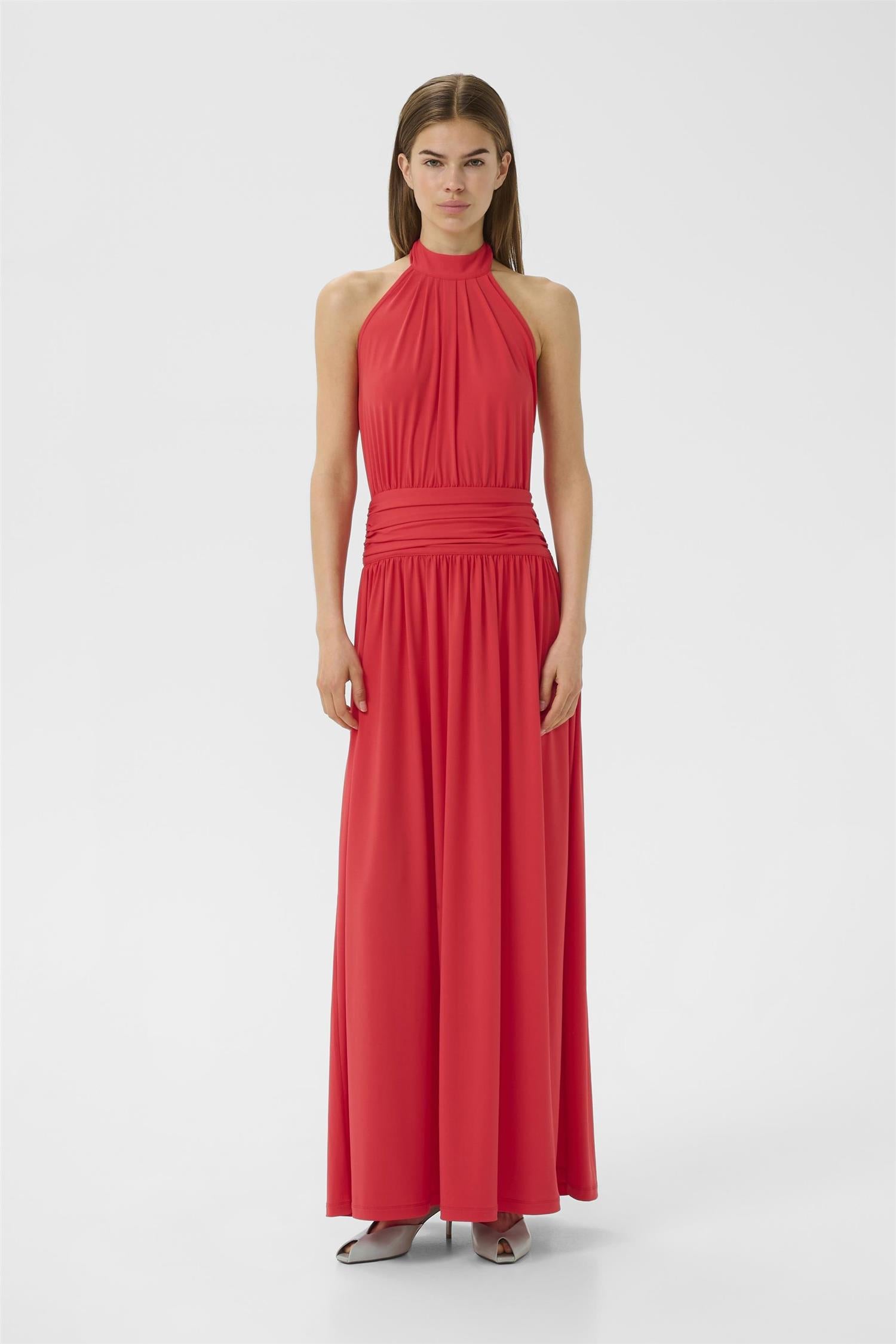 Gzkadie Dress i tomato sett fra siden, kjole fra Gestuz hos Image Mandal