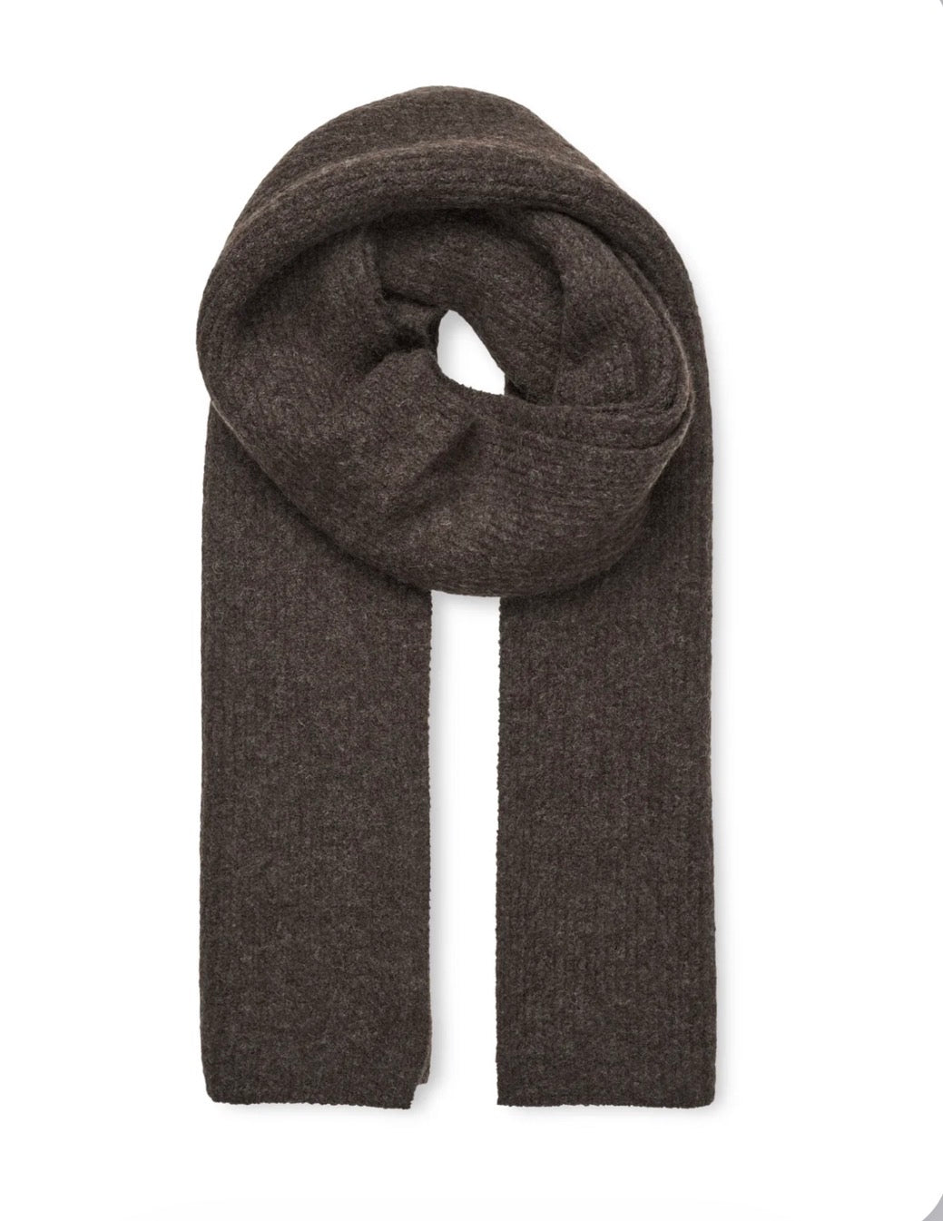 Sanela-M Scarf