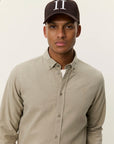 Konrad Cotton Linen Shirt i sand bakfra, skjorte fra Les Deux hos Image Mandal
