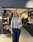 Gilda Soft Paisley Blouse ekstra vinkel, skjorte fra Neo Noir hos Image Mandal