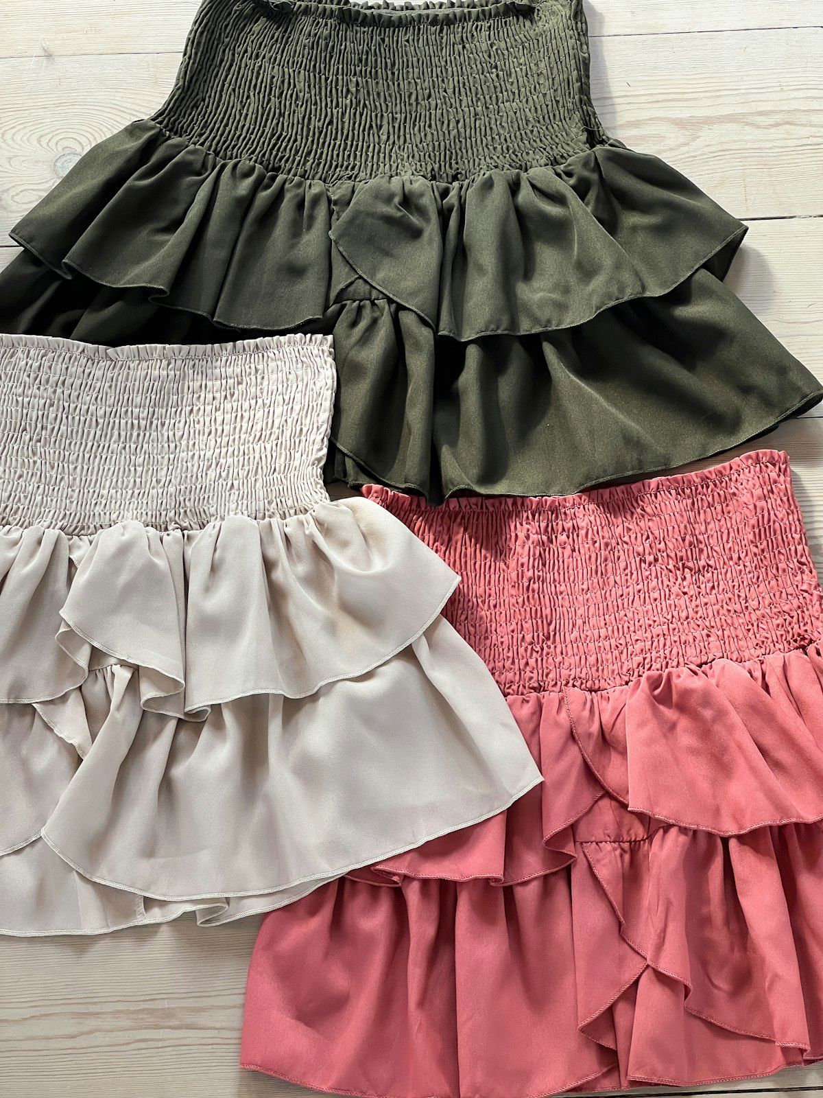 Carin R Skirt i blomstret rose sett fra siden, skjørt fra Neo Noir hos Image Mandal