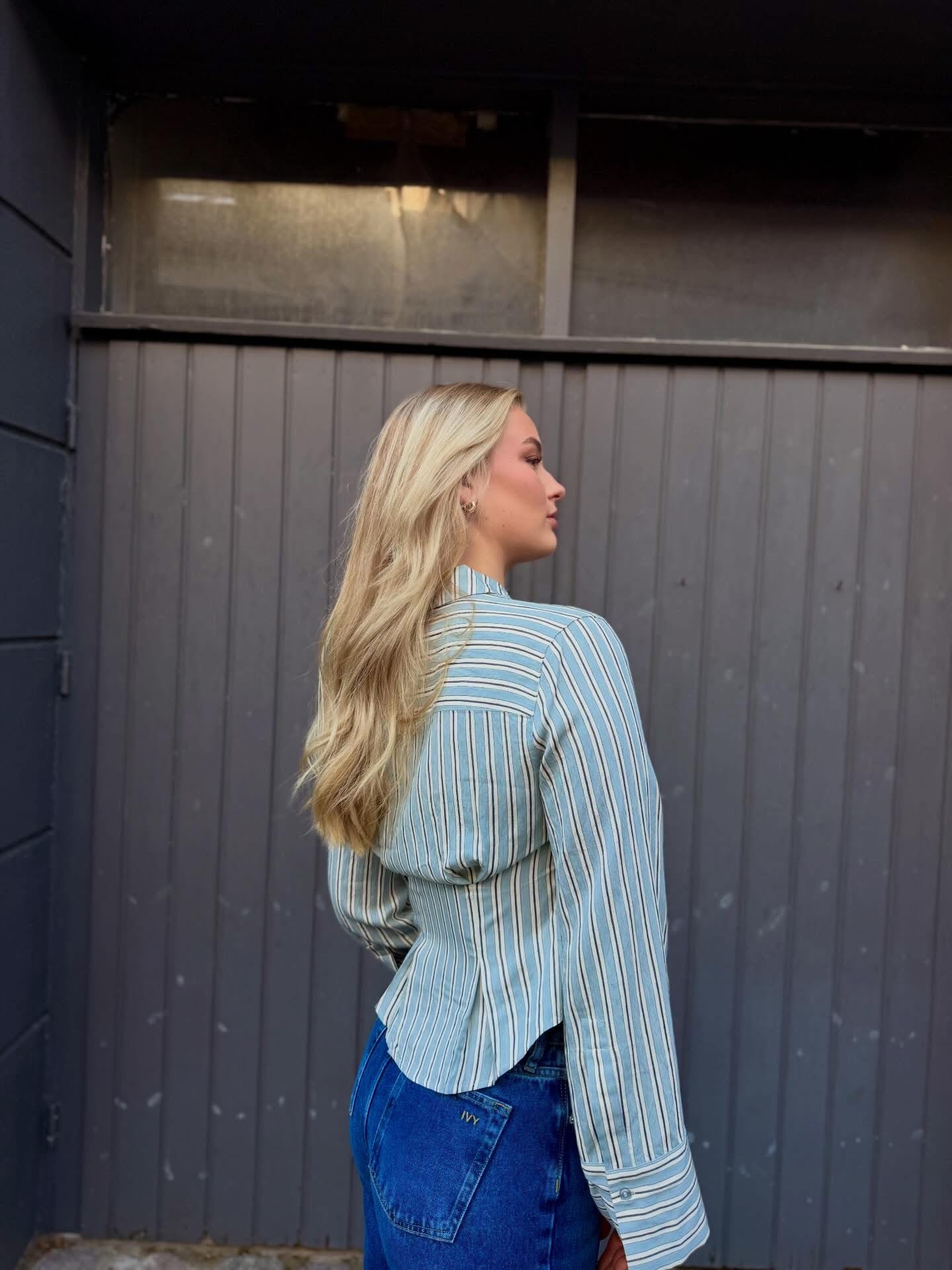 Kalana M Shirt alternativt utsnitt, bluse fra MBYM hos Image Mandal