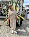 Zalindasz Shirt Dress i Tiger's Eye Ice Stripe, kjole fra Saint Tropez hos Image Mandal