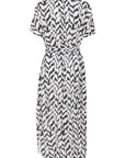Vega Dress i small monochrome strokes sett fra siden, kjole fra Saint Tropez hos Image Mandal