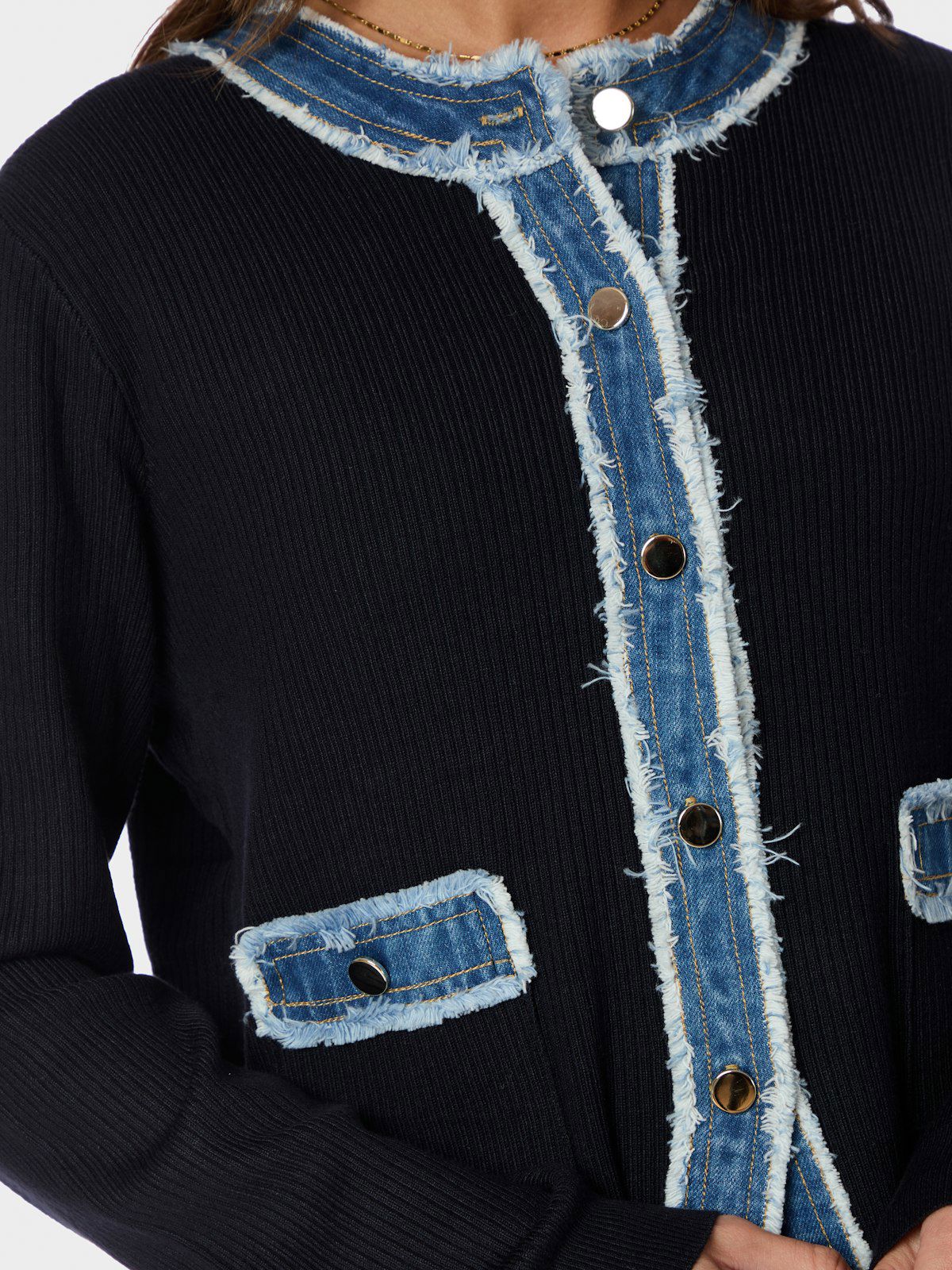 Zelma Knit Denim Cardigan i marineblå sett fra siden, cardigan fra Neo Noir hos Image Mandal