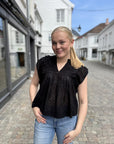 Jayla Voile Top i sort i bomull, bluse fra Neo Noir hos Image Mandal