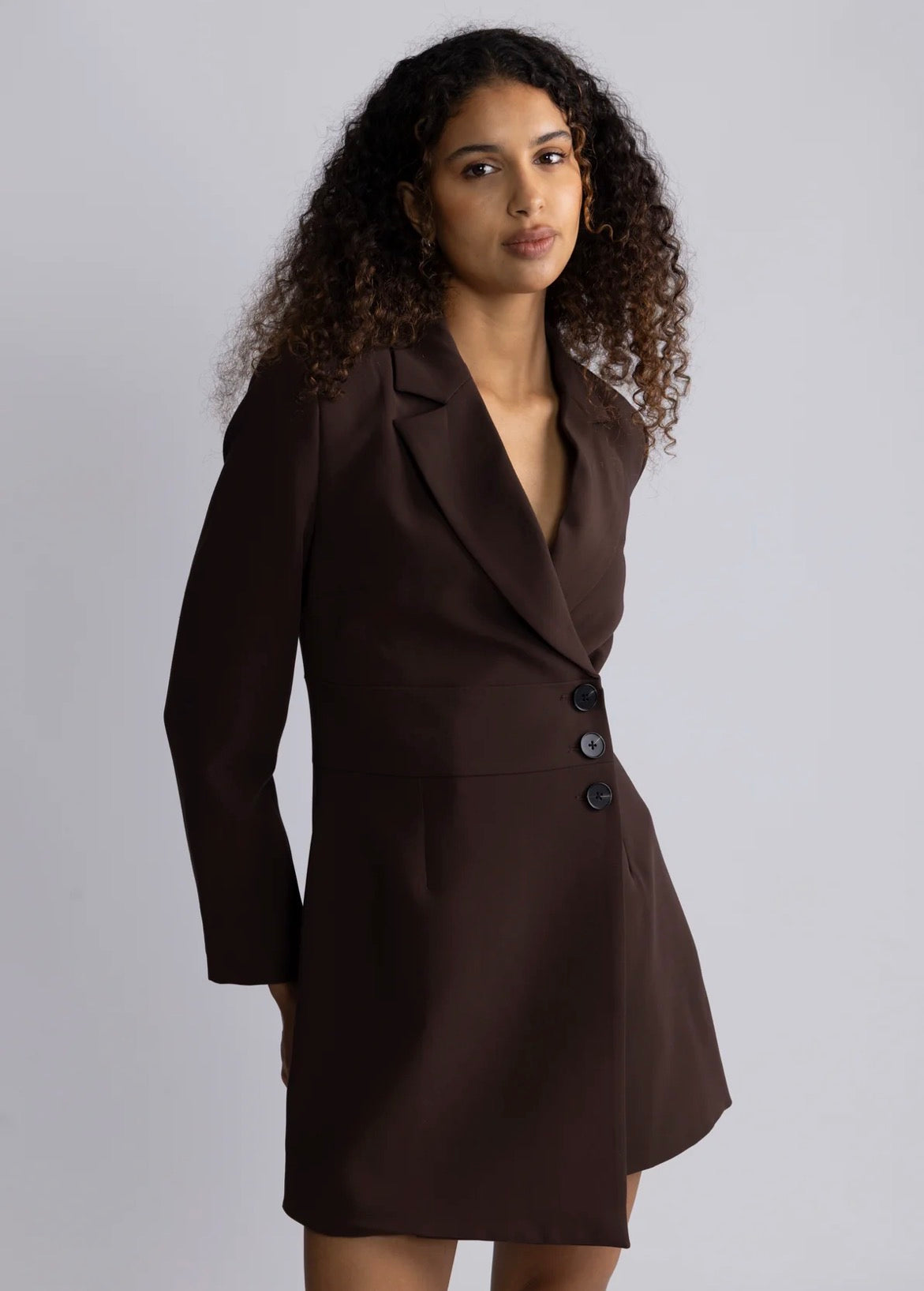 Exa Dress alternativt utsnitt, kjole fra Urban Pioneers hos Image Mandal