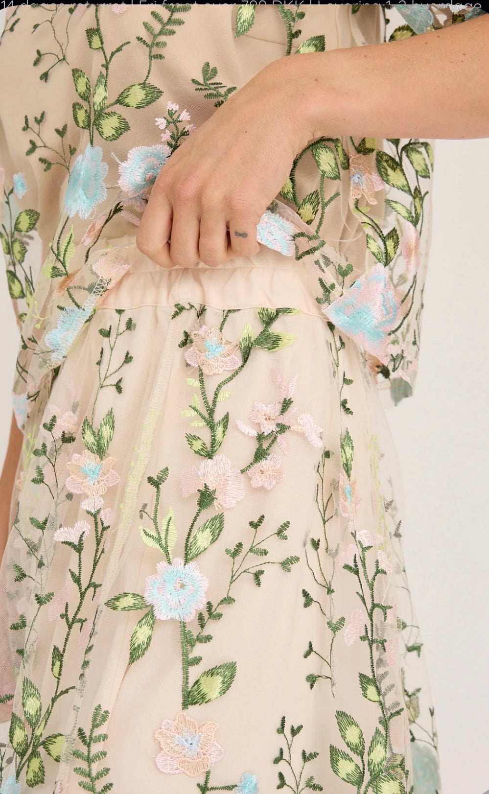 Fuschia Skirt på modell, skjørt fra A-view hos Image Mandal