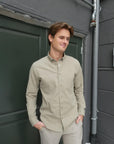 Konrad Cotton Linen Shirt i sand i bomull, skjorte fra Les Deux hos Image Mandal