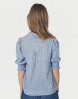 Diana Dobby S Blouse i lyseblå bakfra, skjorte fra Neo Noir hos Image Mandal