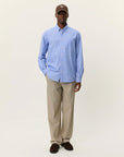 Kent Stripe Poplin Shirt i blå bakfra, skjorte fra Les Deux hos Image Mandal