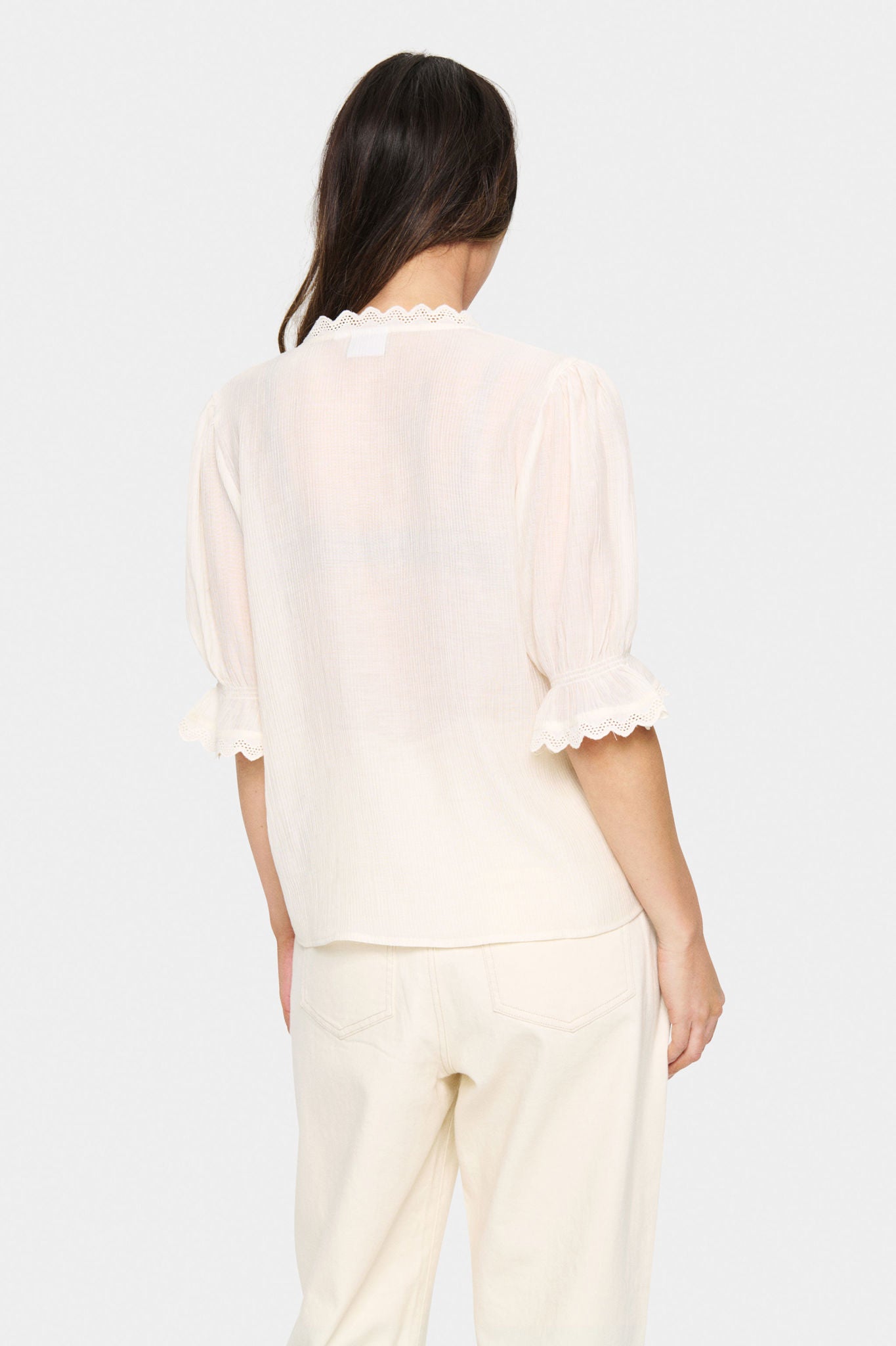 Kristelsz Shirt i hvit alternativt utsnitt, skjorte fra Saint Tropez hos Image Mandal