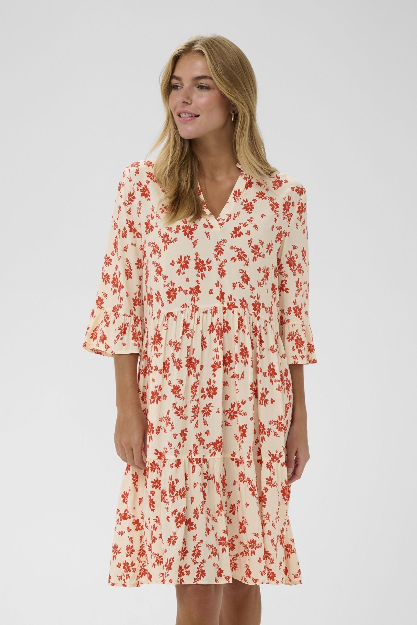 Edasz Dress ekstra vinkel, kjole fra Saint Tropez hos Image Mandal