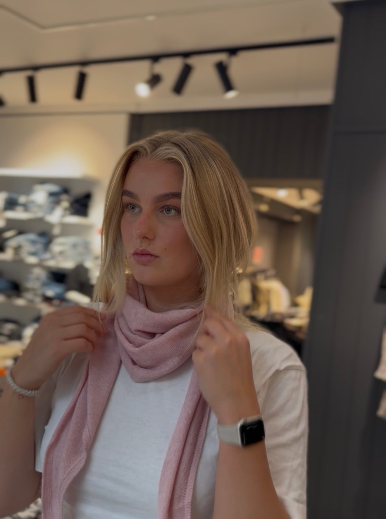 Big triangle scarf